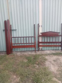 Solid Wood Cherry Spindle Style Bedframe 