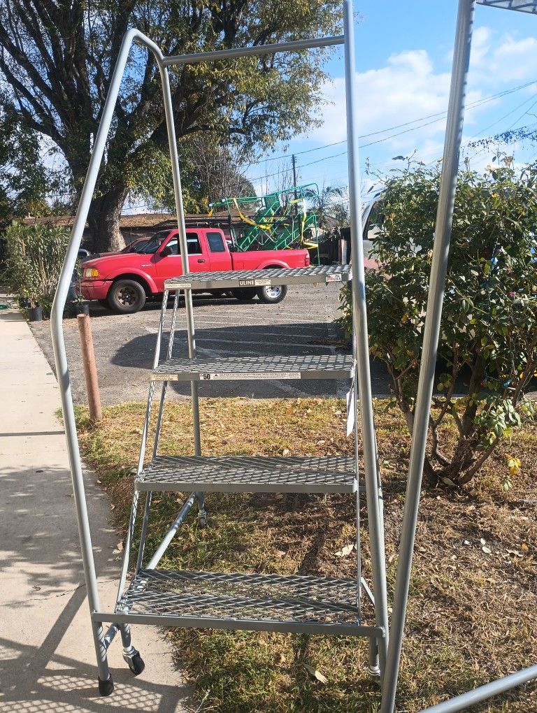 4 Steps Uline Safety Warehouse Rolling Ladder