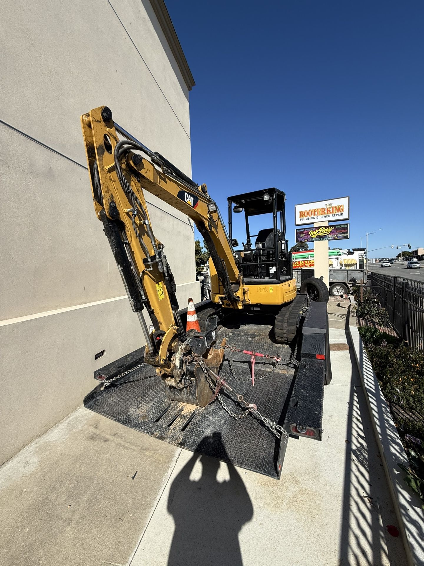 CAT 303.5E2 CR Mini Excavator W/ 16’ Hydraulic Tilt Trailer