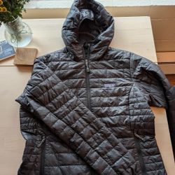 Patagonia W's L Hooded Nano Puff Jacket - New