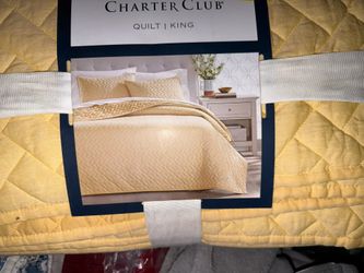 King Quilt From Macys 