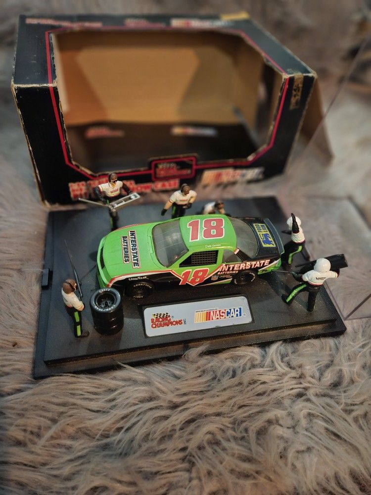 1992 NASCAR DIE-CAST REPLICA PIT STOP SHOW CASE