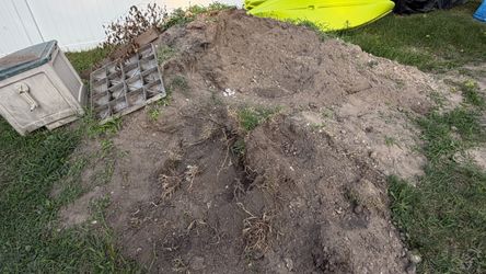 FREE DIRT and SAND MIX
