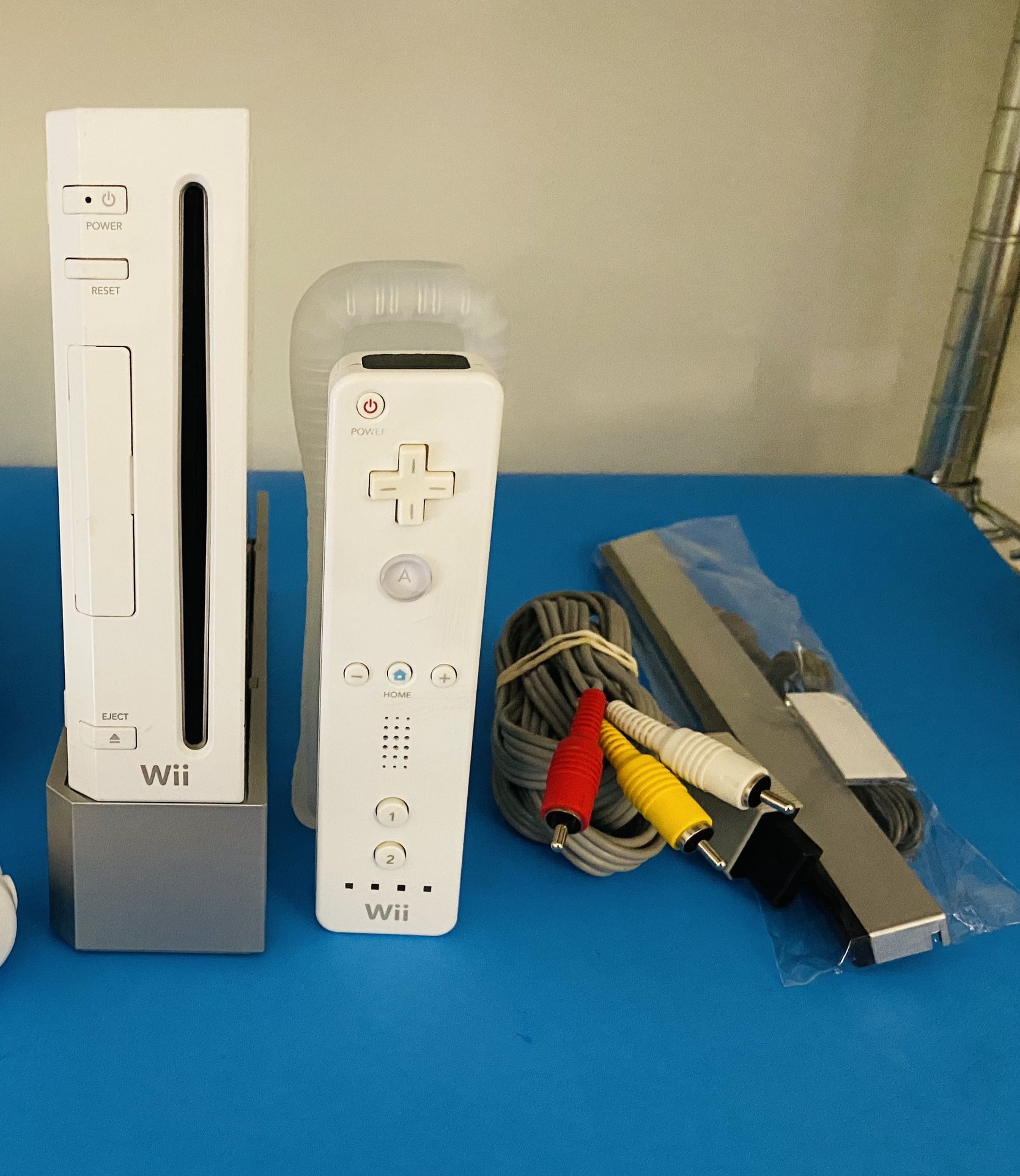 【koron】Wiiセット Nintendo Wii With Mario Kart And GameCube Games for Sale in Corona