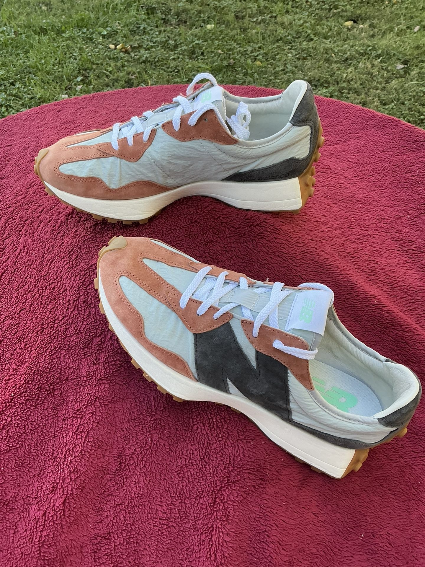 New Balance 327 Rust Brown Sneakers Running Shoes Size 10.5