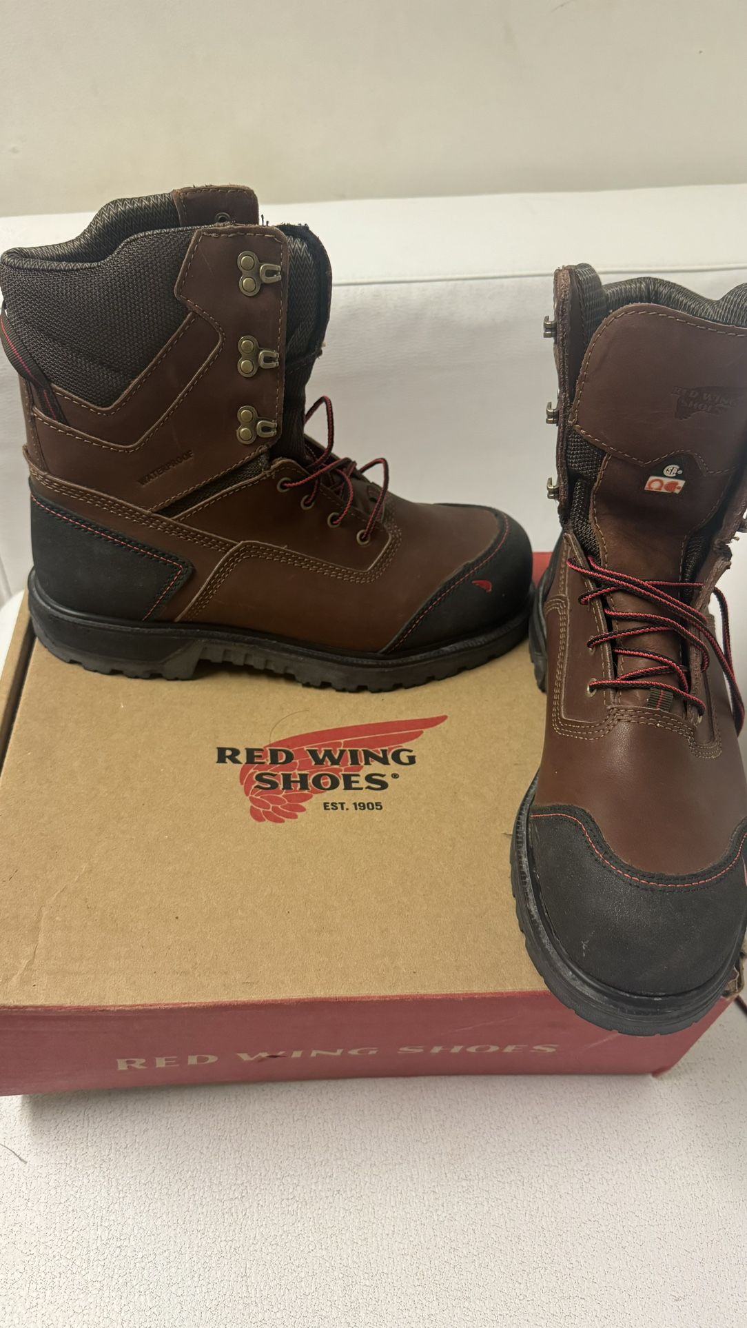 Botas en cuero con punta de Metal/ Leather Boots with Metal Toe