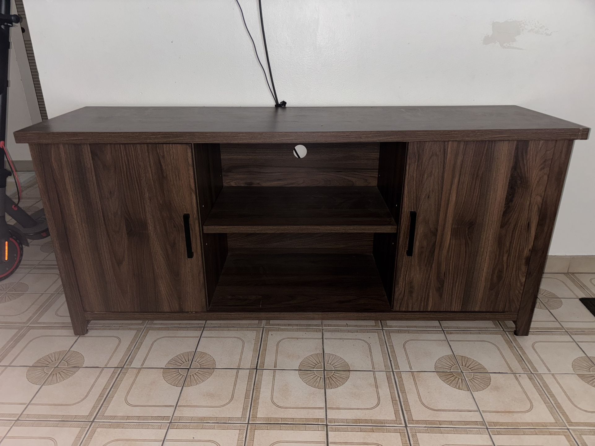 Console / Credenza / Media Table