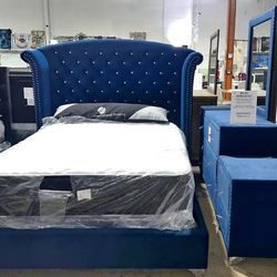 New 4pc bedroom set in box 📦 998