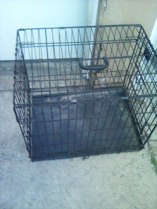 MEDIUM DOG KENNEL