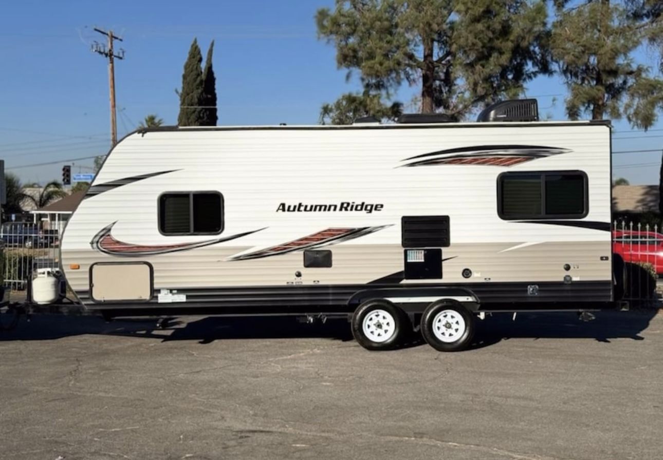 2018 21FT StarCraft Travel Trailer 