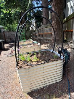 Raised garden beds-planters