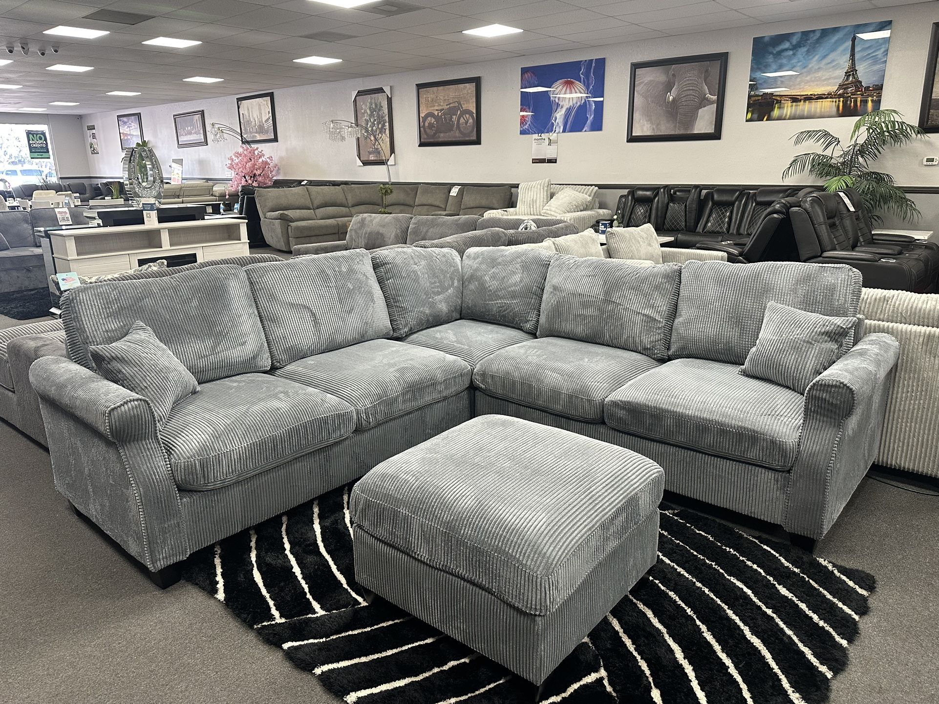 Gray Sofa Sectional w/ Free Ottoman