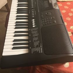 Yamaha  PSR E463