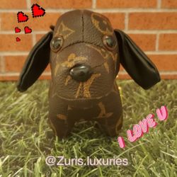 LoVe Dachshund Keychain