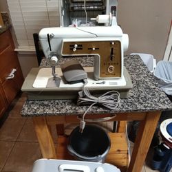 Singer Golden Touch & Sew Deluxe Zig Zag Model 620