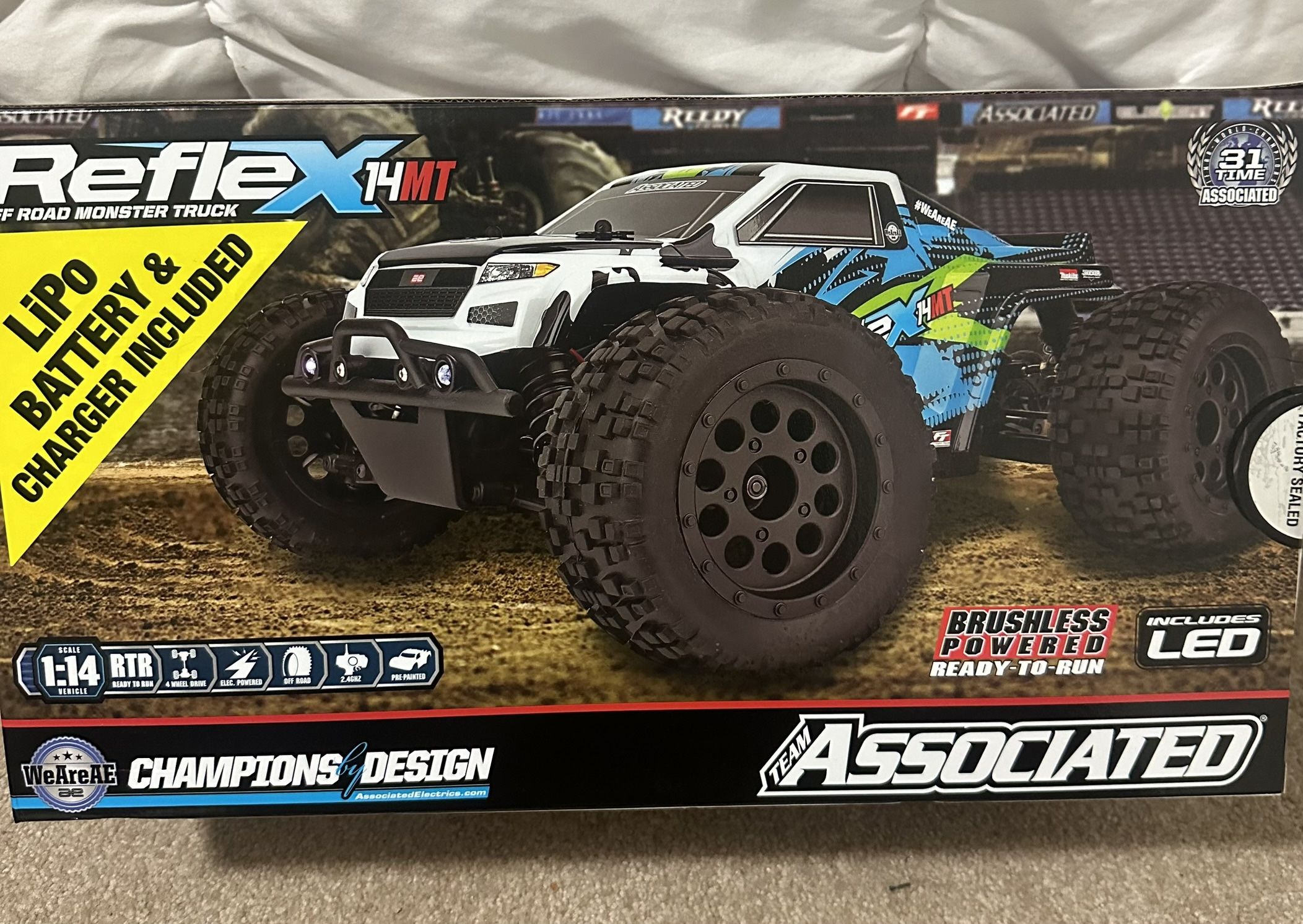 Reflex 14MT 1/14th Electric Monster Truck RTR LiPo Combo