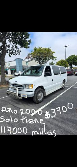 Van an̈o 2000 E350 clean title