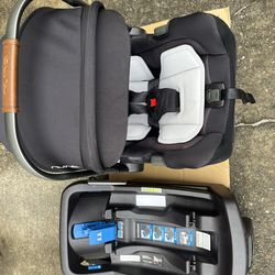 Nuna Pipa infant car seat w/ base, inserts, harness pads (in Kent/Des Moines)