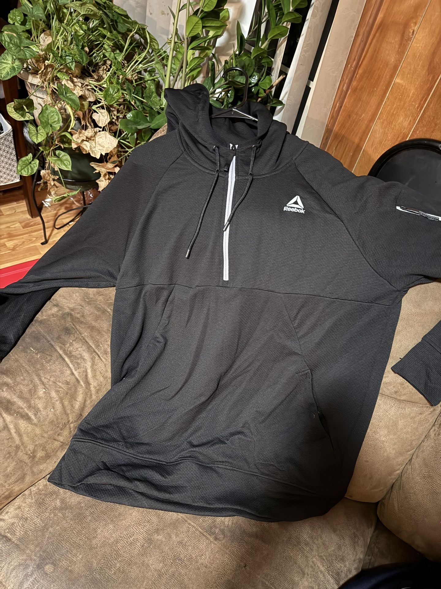Reebok Pullover