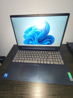 Lenovo IdeaPad 3 15" Touchscreen Laptop - Core i5 / 8GB RAM / 500GB SSD