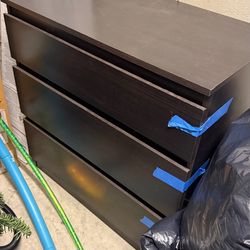 3 drawer table/dresser