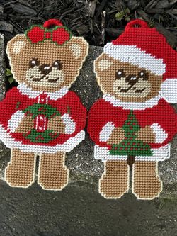 Pair Of Vintage Needlepoint Christmas Mr & Mrs Bear Decor