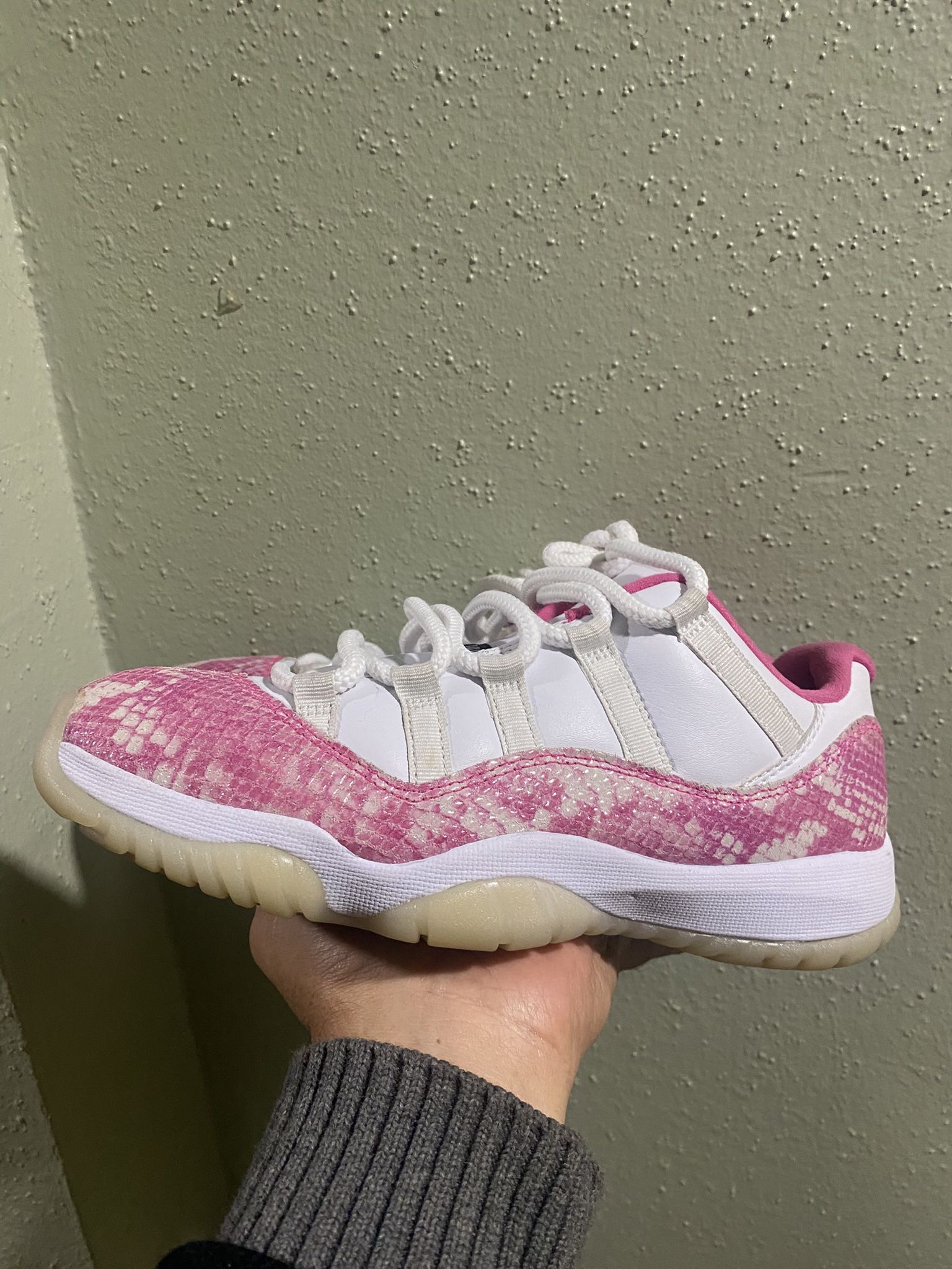 Air Jordan 11 Retro Low Pink Snakeskin Authentic size Women's,