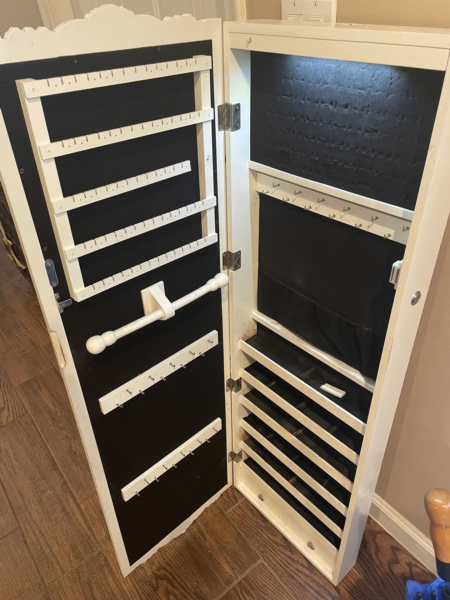 Wall/Door Jewelry Box
