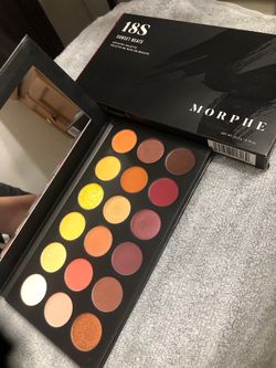 Morphe Sunset beats eyeshadow palette