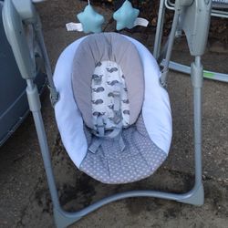 Like new musical baby swing only $30
