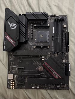 ASUS ROG STRIX B550-F GAMING