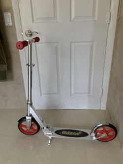 Razor A5 Lux Foldable Scooter