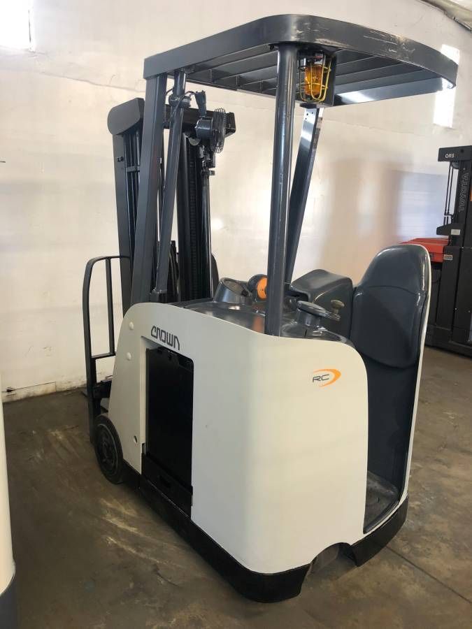 2014 Crown RC5530-30 Forklift 