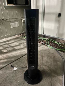 Holmes Oscillating Tower Fan with Timer – 3 Speeds