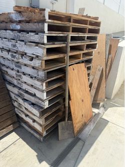 Free pallets San Pedro