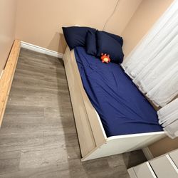 Twin Bed With Trundle 