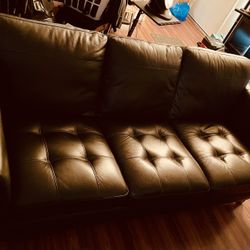 Chocolate Brown Leather Couch – Excellent Condition! 