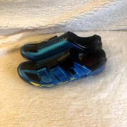 Shimano R321B shoes