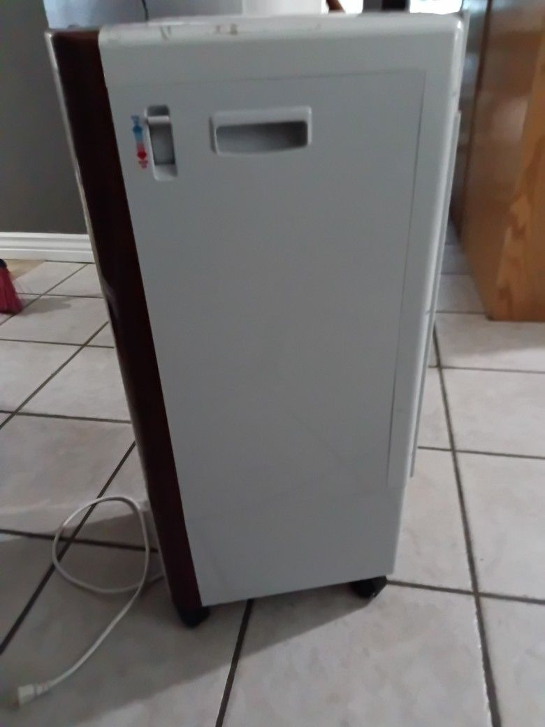 Freestanding Air Conditioner