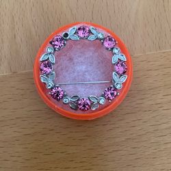 Newly designed brooch