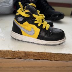 Nike Air Jordan 1 Black Yellow Toddler Shoes