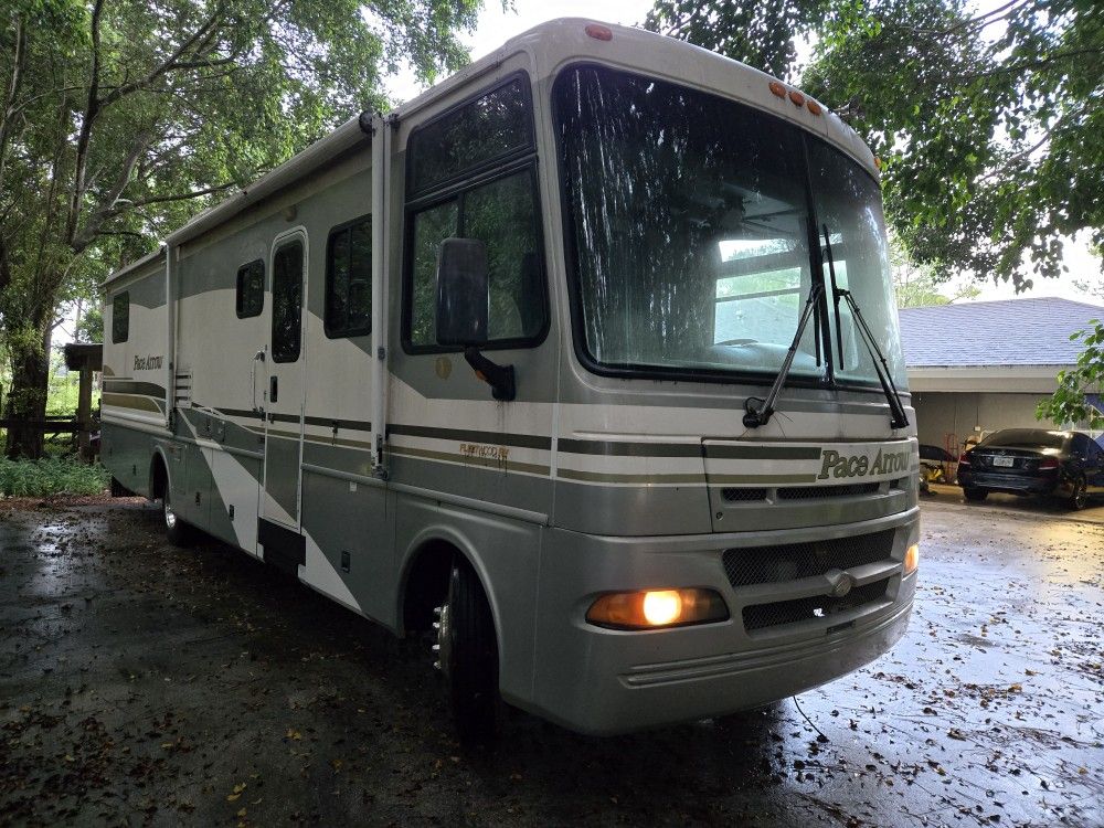 2003 Fleetwood Pace Arrow