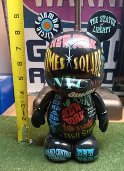 Mickey Mouse Vinylmation Disney New York 9"  (20)