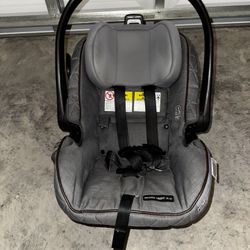 Graco Snugride Car Seat And 2Base