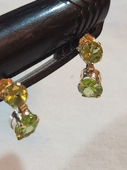 1.56 Grm 14kt Gold And Real  Stone earrings 