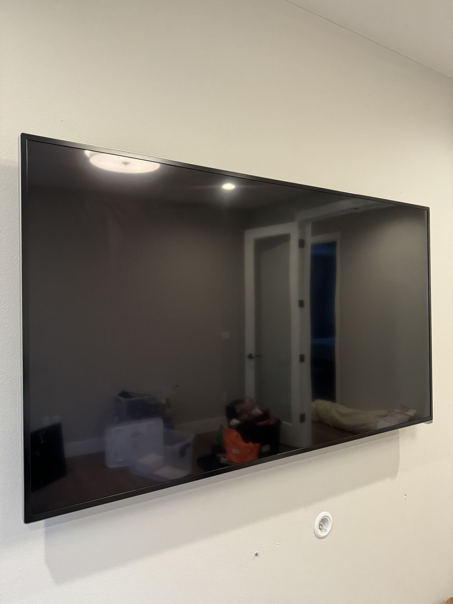 70in VIZIO Smart TV + Wall Mount, Stand, Remote
