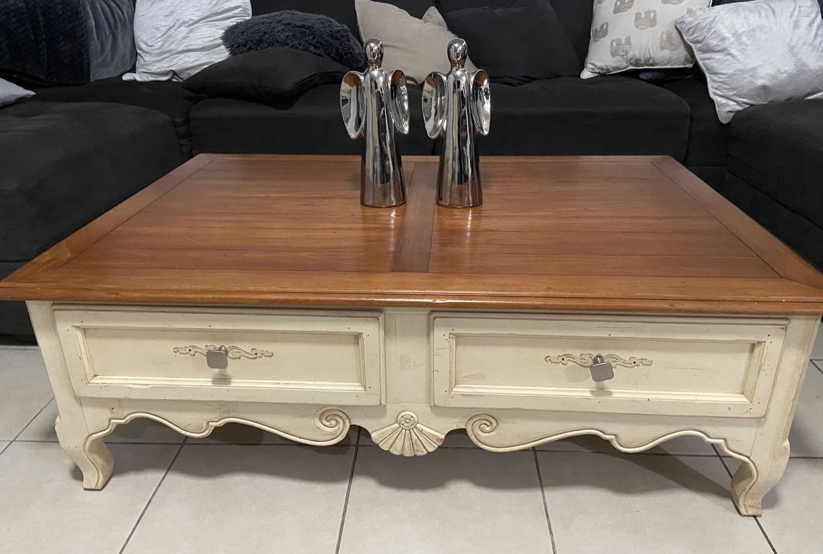 Ethan Allen Coffee Table With 4 Drawers 