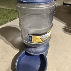 10 Pound Dry Dog Food Container/Feeder