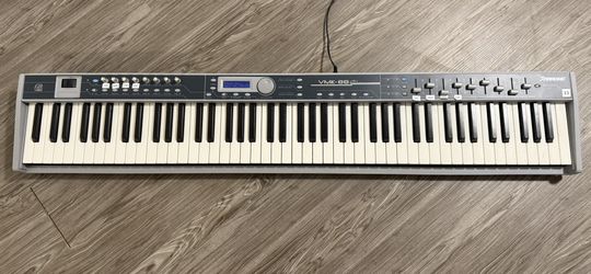 Studio Logic VMK-88 Keyboard Synth 