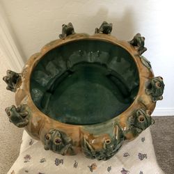 Ceramic Frogs Plant Pot 
